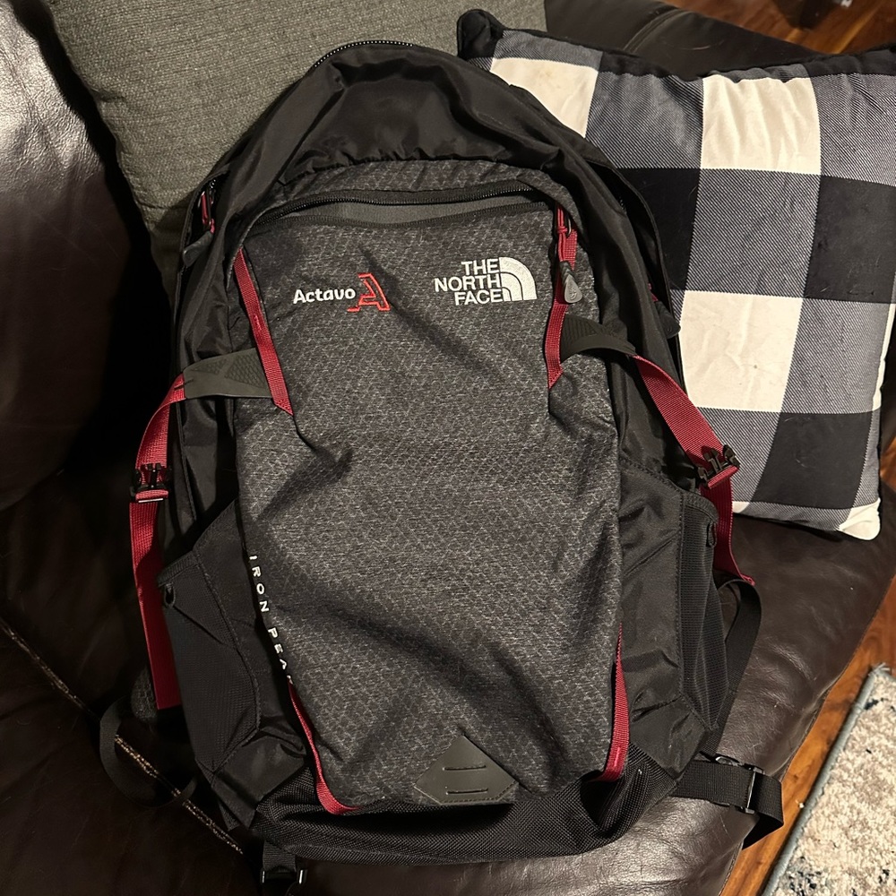 COPY - North Face backpack Iron Peak